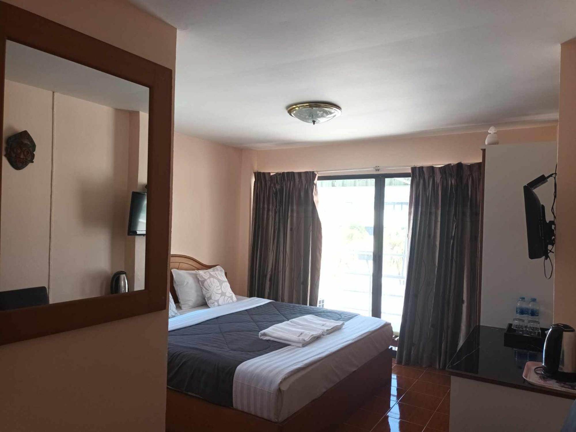 Patong Rose Guest House 50M To Beach Exterior foto