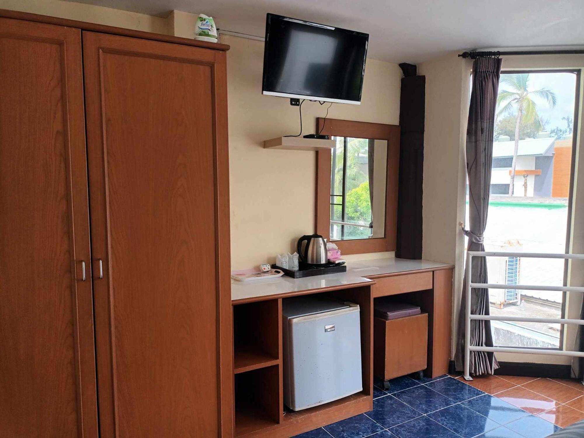 Patong Rose Guest House 50M To Beach Exterior foto